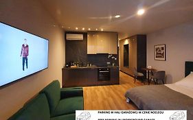 APARTAMENT W CHMURACH- 15 PIĘTRO OSIEDLE TYSIĄCLECIA- parking w hali garażowej, wielki taras z widokiem na zachód słońca